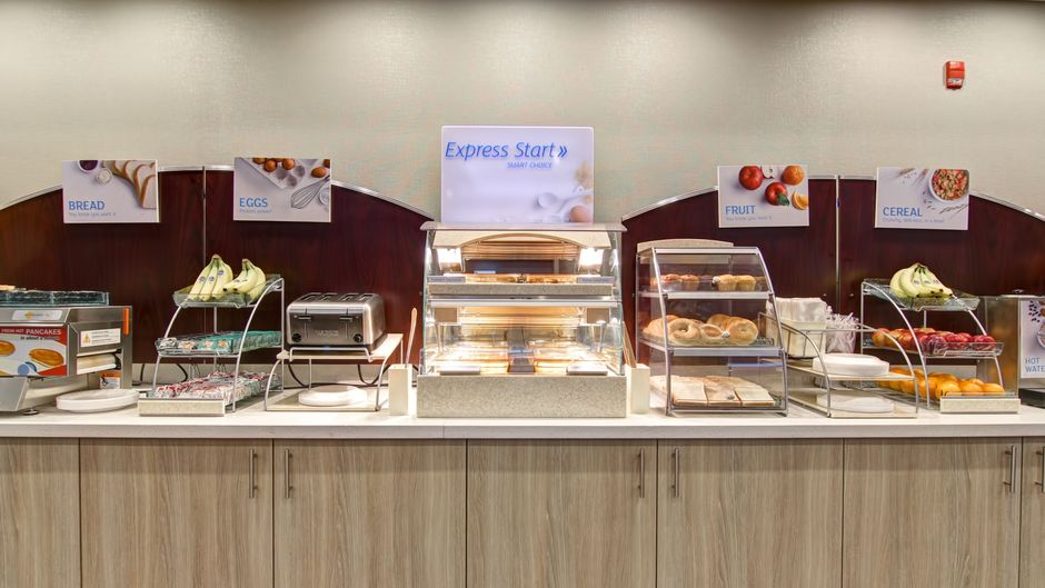 Holiday Inn Express & Suites Oshawa Restaurant