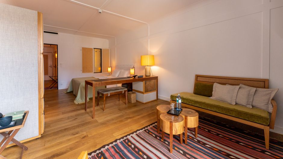 Louis Hotel Room