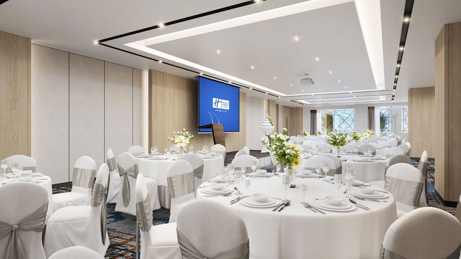 Holiday Inn Express & Suites Novena Ballroom