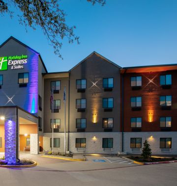 Holiday Inn Express Hotel & Suites