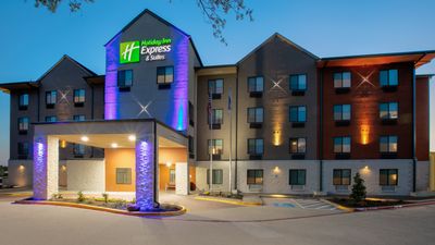 Holiday Inn Express Hotel & Suites