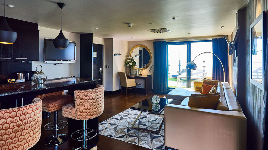 Vincent Hotel Suite