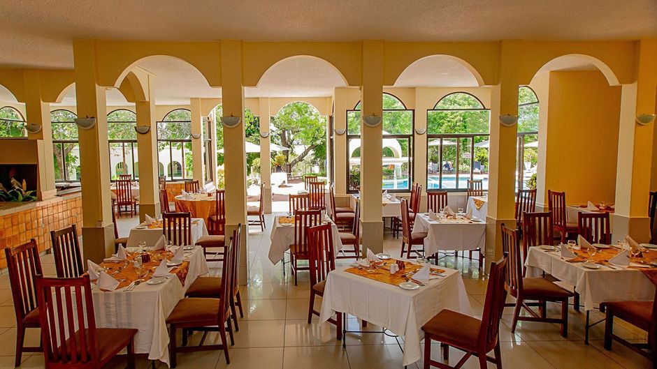 Victoria Falls Rainbow Hotel Restaurant