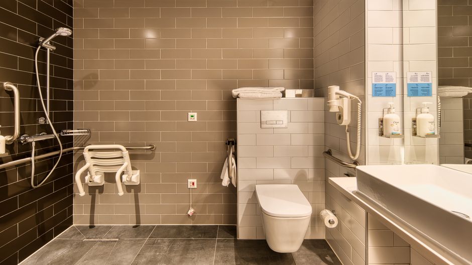 Holiday Inn Express Airport Room