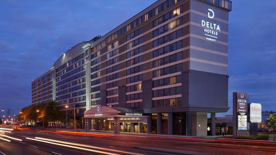 Delta Hotels Toronto Arpt & Conf Center Exterior