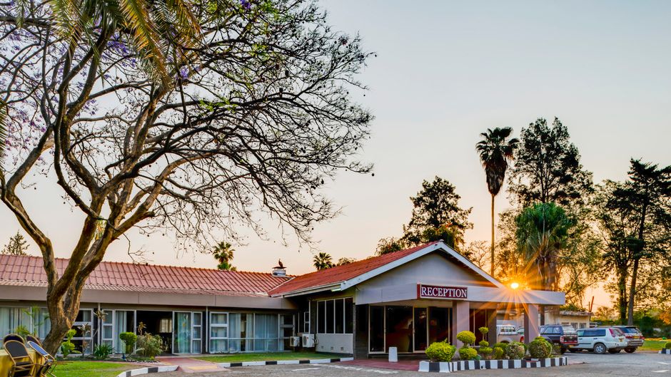 Kadoma Hotel & Conference Center Exterior