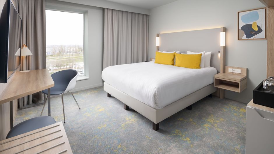 Courtyard Paris CDG Central Airport Room
