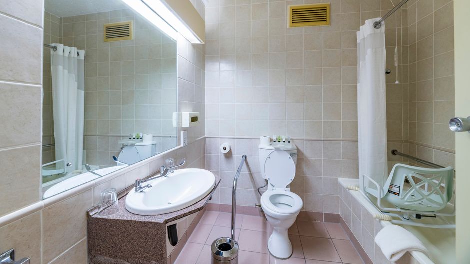 Holiday Inn Bulawayo Room