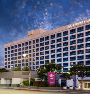 Crowne Plaza Los Angeles Harbor Hotel