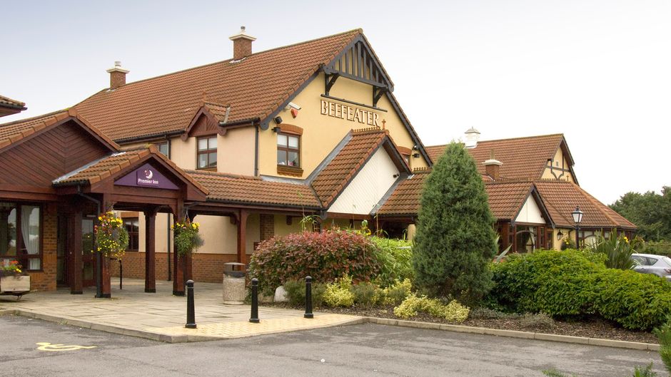 Premier Inn Newcastle Gosforth Exterior