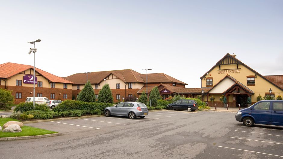 Premier Inn Newcastle Gosforth Exterior