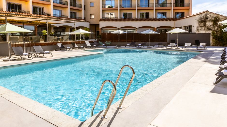 Holiday Inn Perpignan Pool