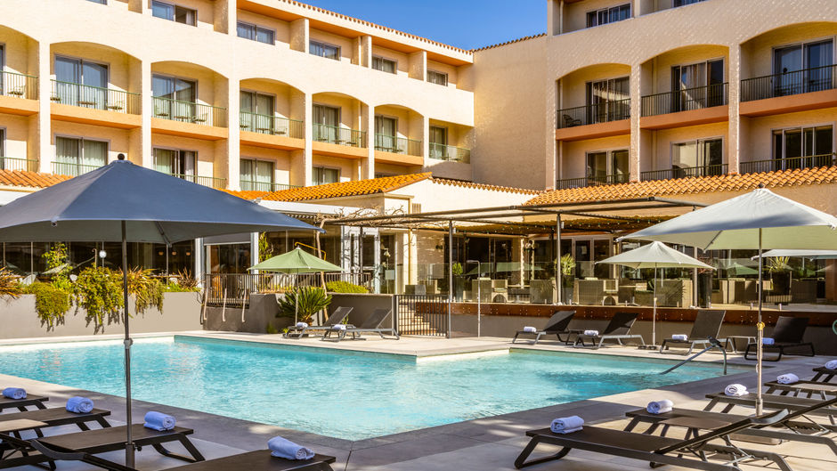 Holiday Inn Perpignan Pool