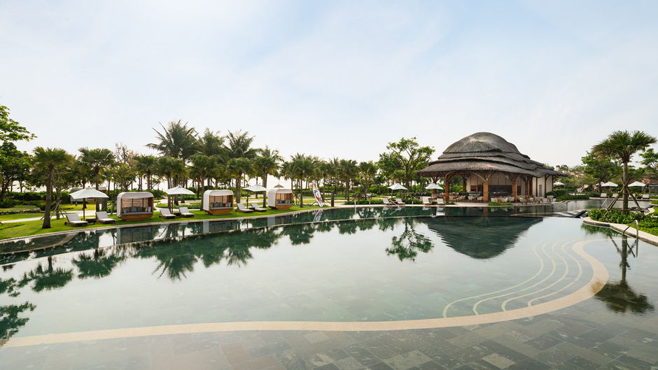New World Hoiana Beach Resort Exterior