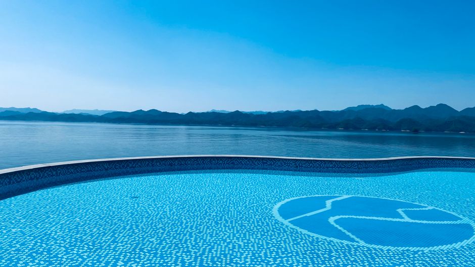 voco Thousand Island Lake Pool