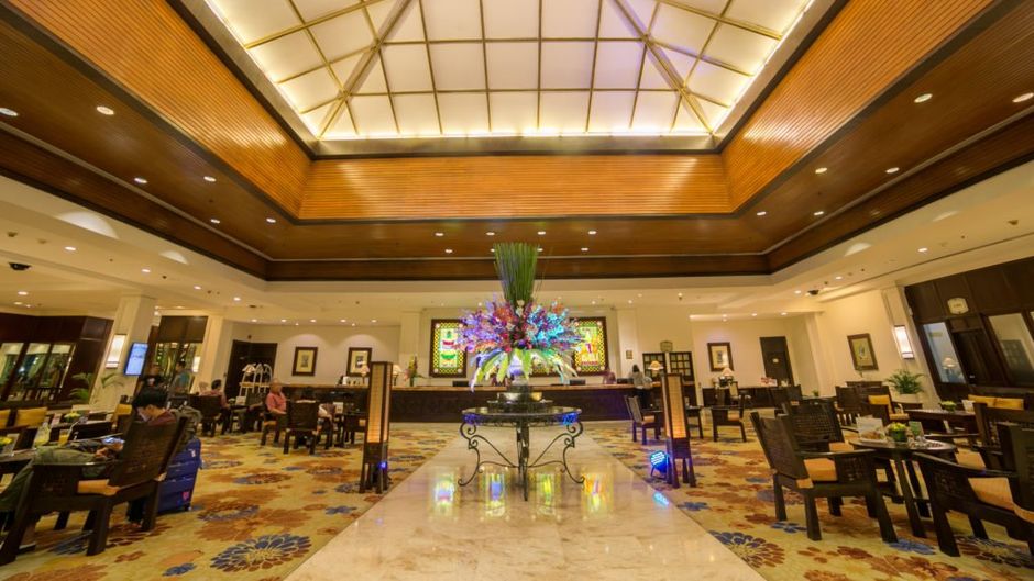 Waterfront Airport Hotel & Casino Lobby