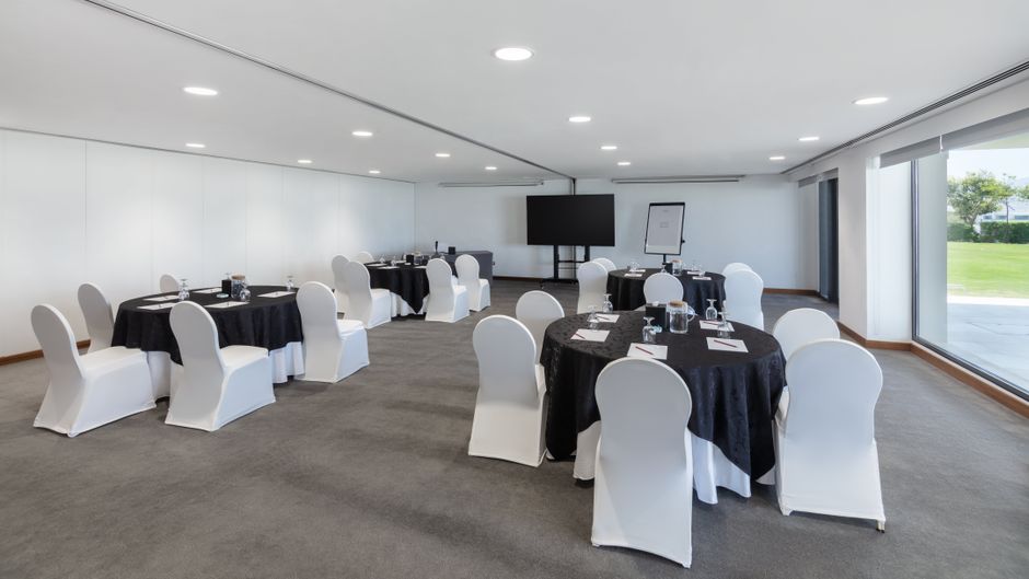 Crowne Plaza Hotel Muscat Meeting