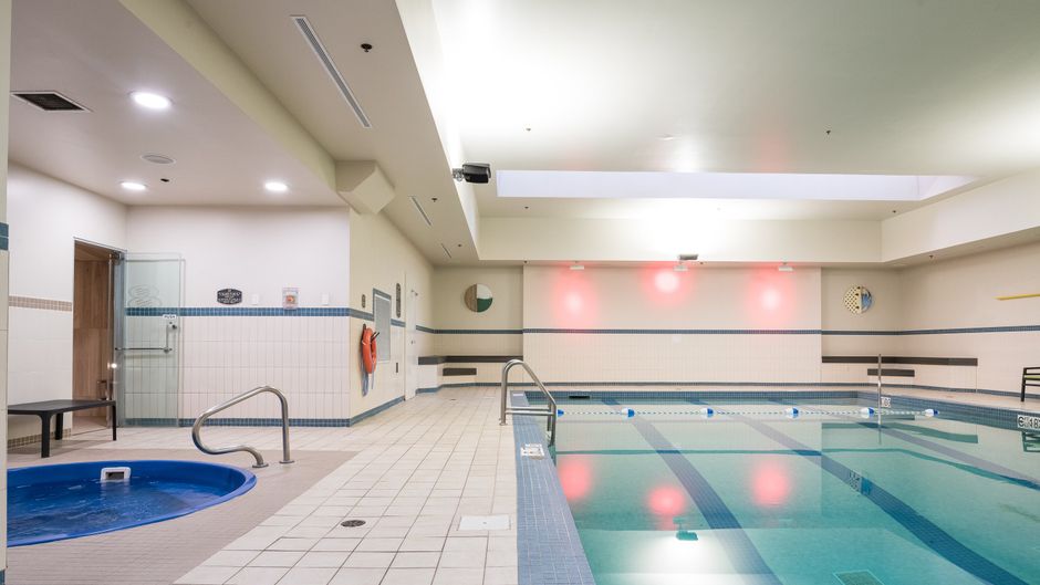 Crowne Plaza Moncton Downtown Pool
