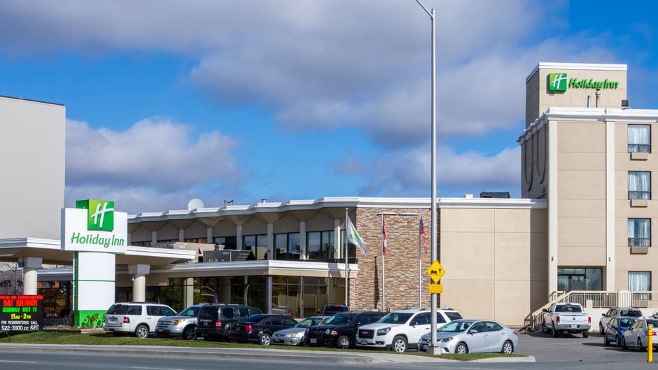 Holiday Inn Sudbury Exterior