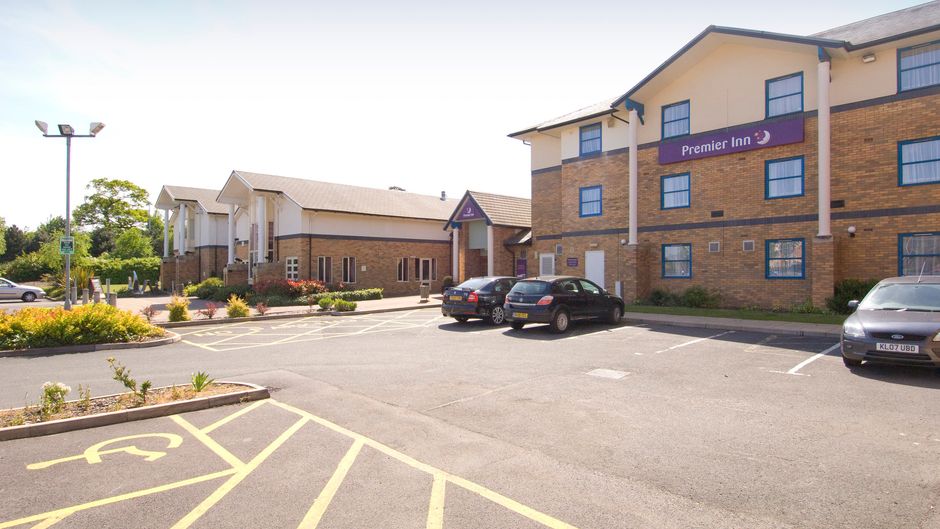 Premier Inn Wolverhampton North Exterior