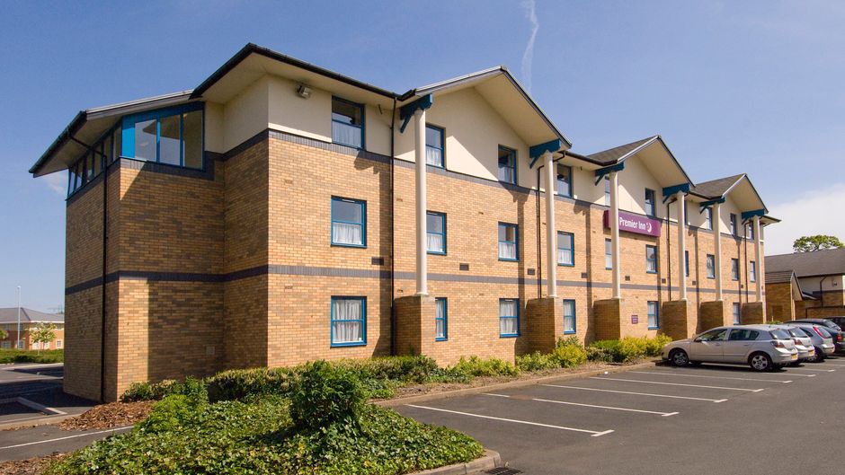 Premier Inn Wolverhampton North Exterior