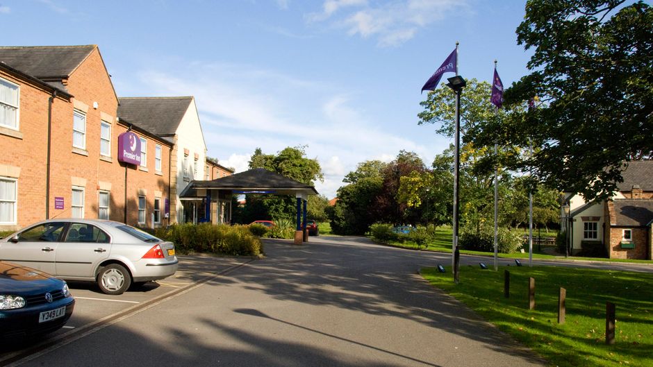 Premier Inn York North Exterior