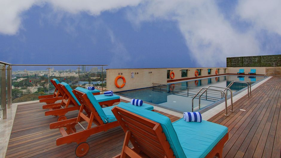 Holiday Inn Express & Suites Racecourse Pool