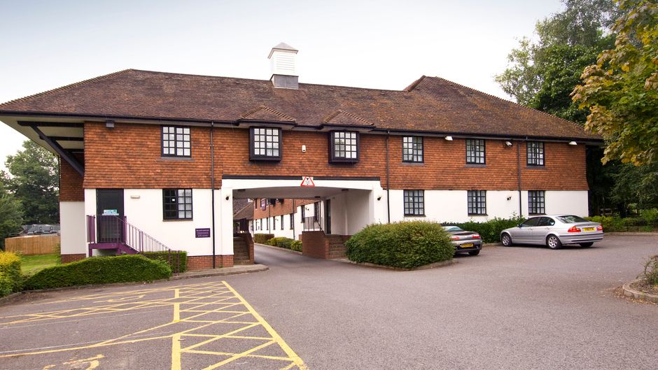 Premier Inn Redhill Reigate Exterior