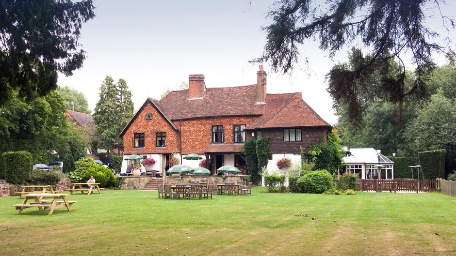 Premier Inn Redhill Reigate Exterior