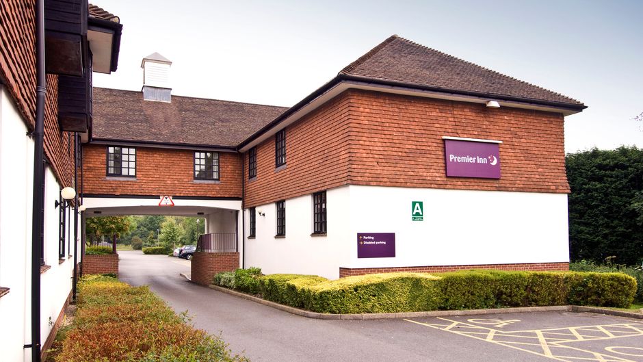 Premier Inn Redhill Reigate Exterior
