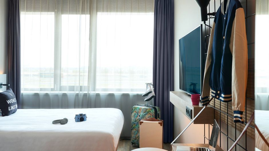 Moxy Amsterdam Schiphol Airport Room