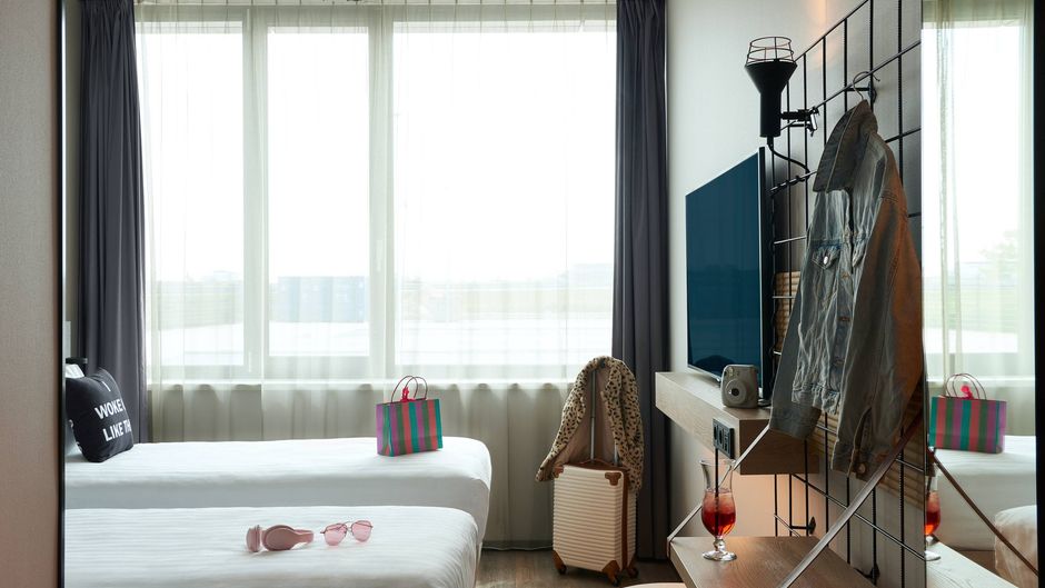 Moxy Amsterdam Schiphol Airport Room