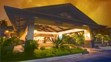 Waterfront Insular Hotel