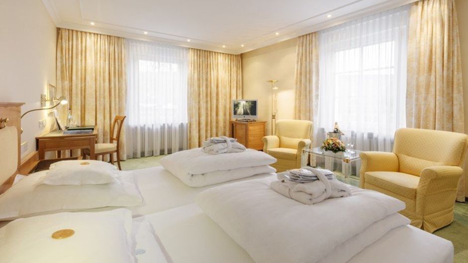 Hotel Bayerischer Hof Room