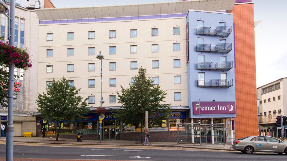 Premier Inn Sheffield City C. (Angel St) Exterior