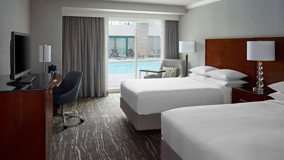 Halifax Marriott Harbourfront Hotel Pool
