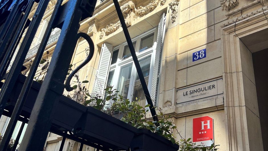 Hotel Paris Le Singulier Exterior