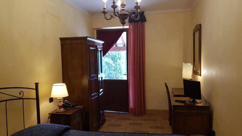 Villa Rinalducci Room