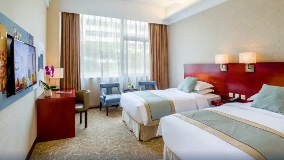 Langshan Hotel Room