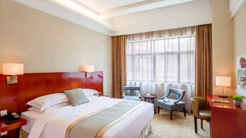 Langshan Hotel Room