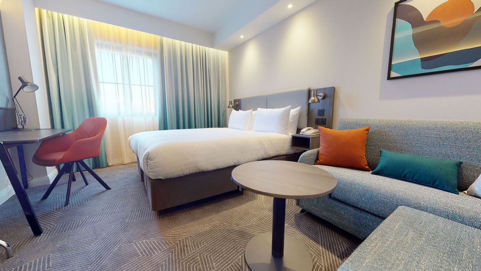 Holiday Inn Room