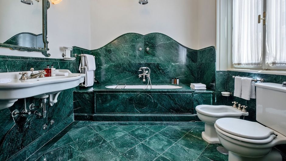 Hotel Locarno Room