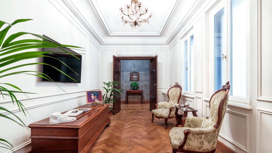 Hotel Locarno Room