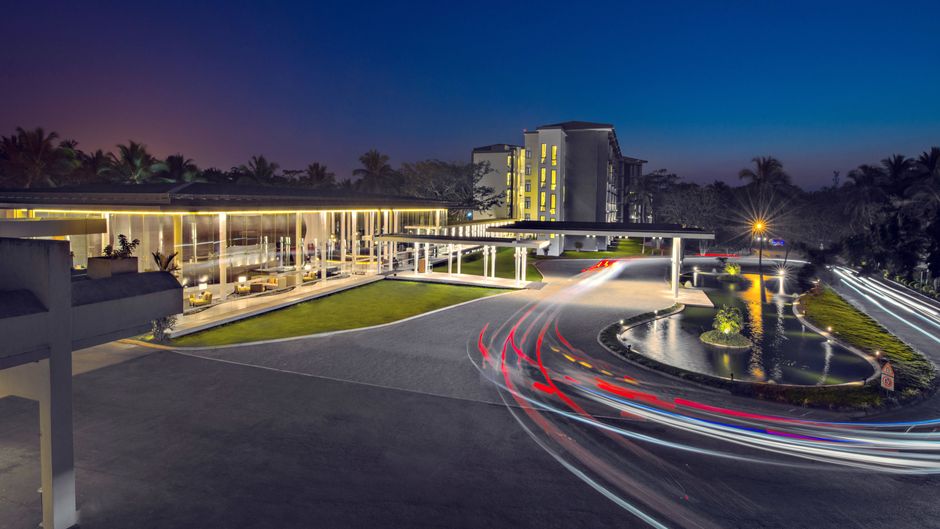 The Gateway Hotel Airport Garden Colombo Exterior