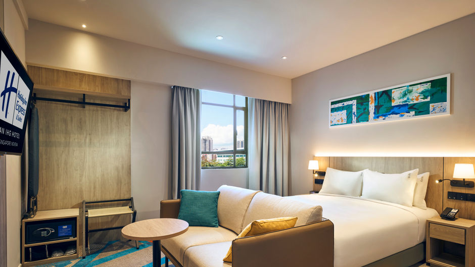 Holiday Inn Express & Suites Novena Room