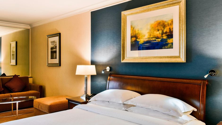 Sheraton Skyline Hotel London Heathrow Room
