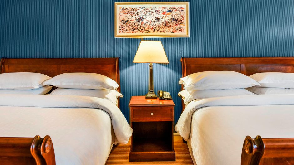 Sheraton Skyline Hotel London Heathrow Room