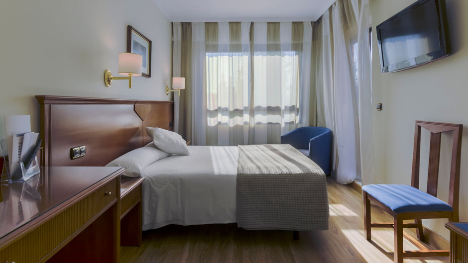 Hotel Porcel Alixares Room