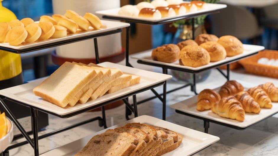 Holiday Inn Express Conv & Exhibition Restaurant