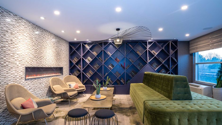 Sandman Hotel Hamilton Lobby